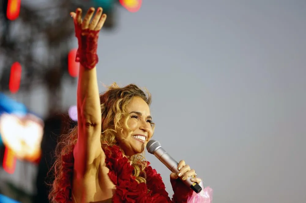 Pôr do Som celebra a chegada de 2026 e homenageia Mãe Carmen