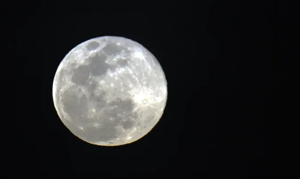 Primeira Superlua de 2026 pode ser vista neste sábado