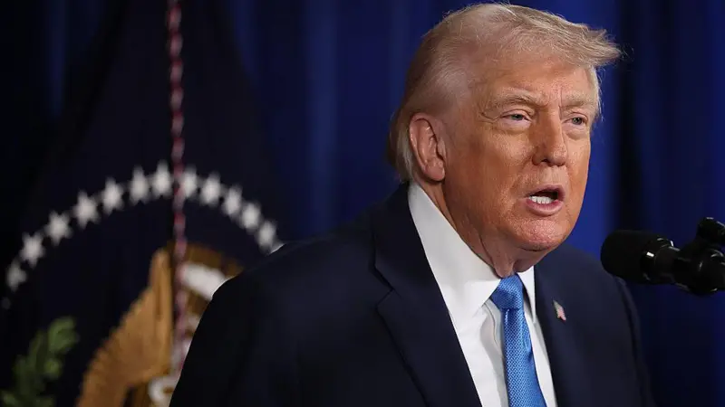 Trump afirma que Venezuela 'entregará entre 30 e 50 milhões de barris de petróleo' aos EUA