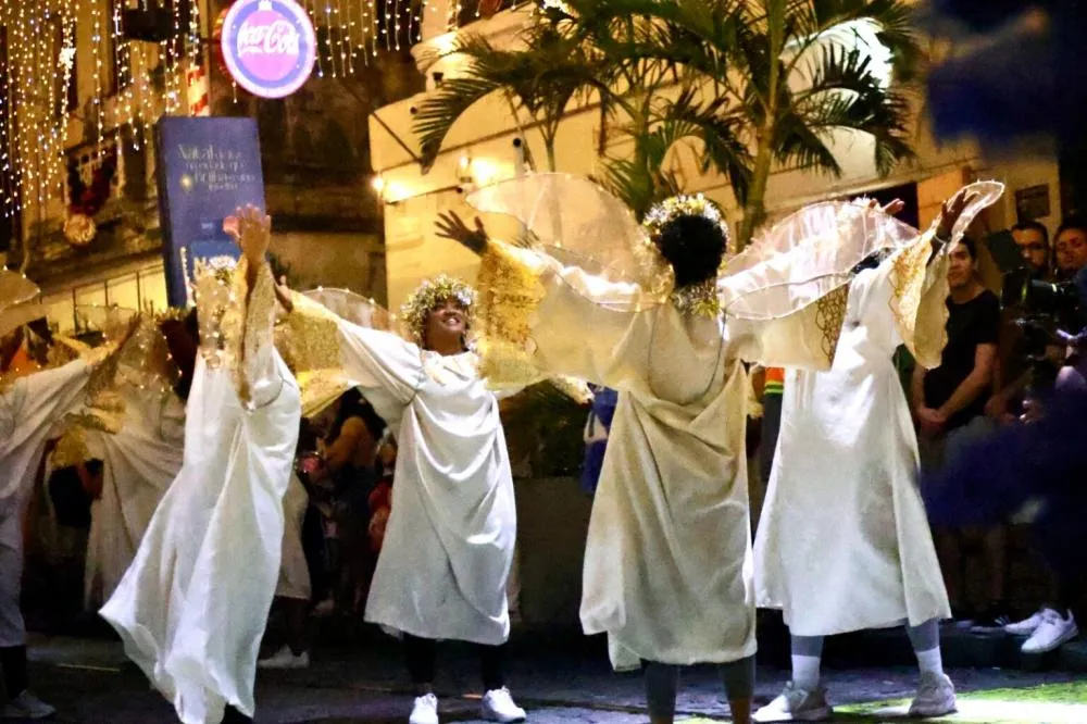ste final de semaParada Natalina retoma apresentações nena no Centro Histórico