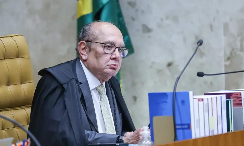 Ministro Gilmar Mendes nega pedido de prisão domiciliar a Bolsonaro