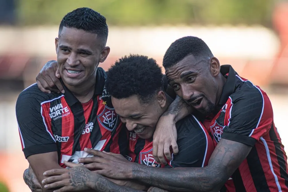 Vitória vence o Galícia O GALÍCIA, e avança às semifinais e terá mando de campo no Barradão