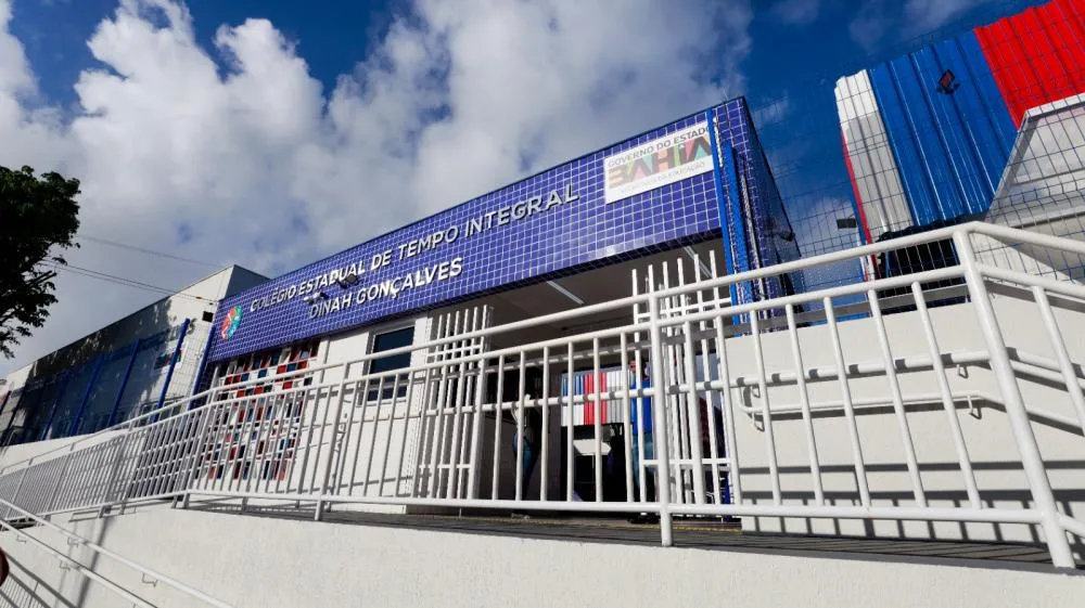 “Investir em educação é investir no futuro da Bahia“, destacou Jerônimo Rodrigues durante entrega de escola e novo CSU no bairro de Valéria