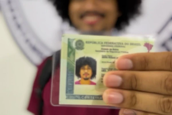 Emissão gratuita da nova identidade começa nesta segunda (6) em Salvador