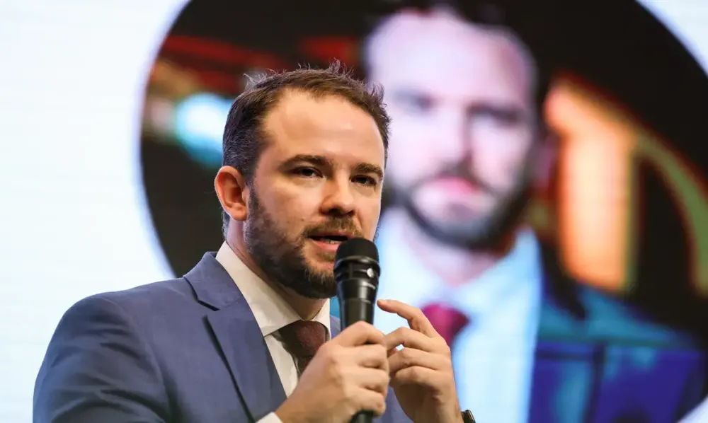 Dario Durigan assume Fazenda sob pressão fiscal e herda desafios de Haddad