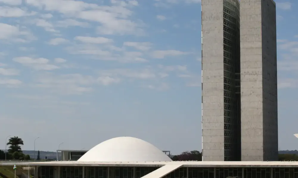 Câmara aprova texto que dá a ANP acesso a dados para combater fraudes
