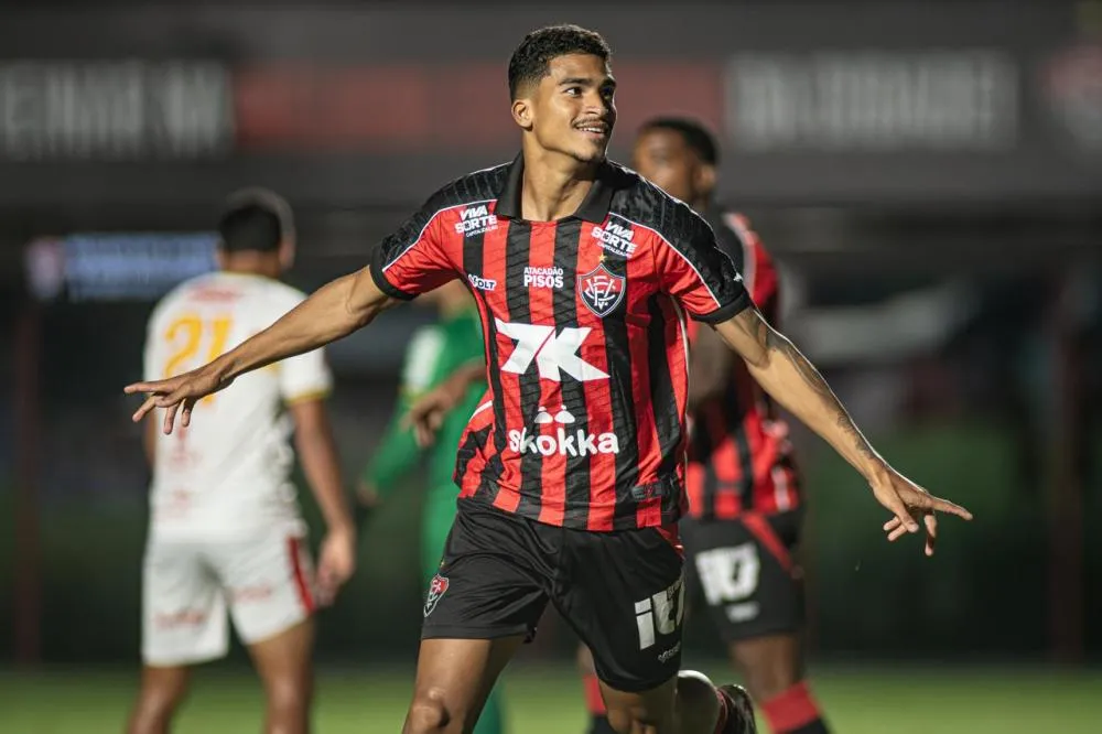 Vitória goleia a Juazeirense lidera seu grupo na Copa do Nordeste