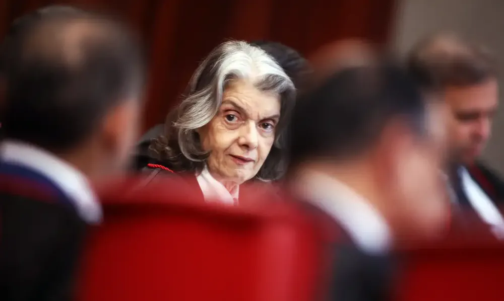Ministra Cármen Lúcia antecipa eleição para sucessão no TSE