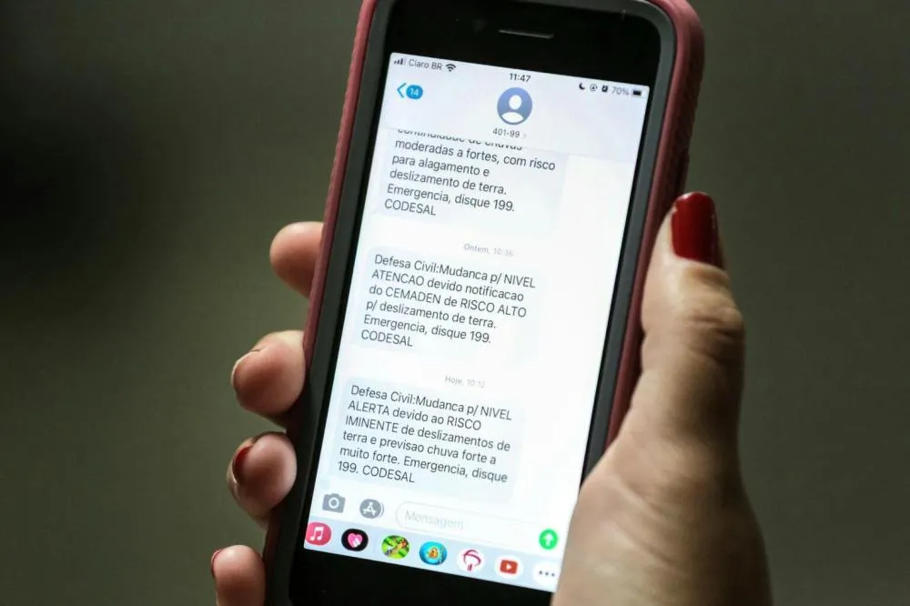 População de Salvador pode se cadastrar para receber via SMS alertas da Codesal sobre fortes chuvas