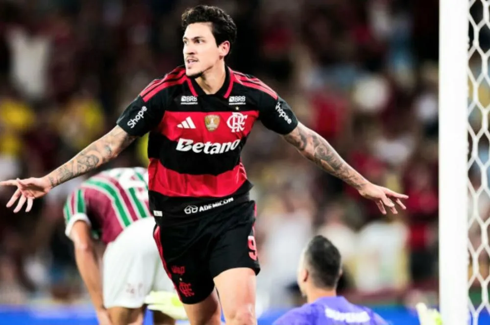 Pedro marca duas vezes e garante vitória do Flamengo sobre o Fluminense