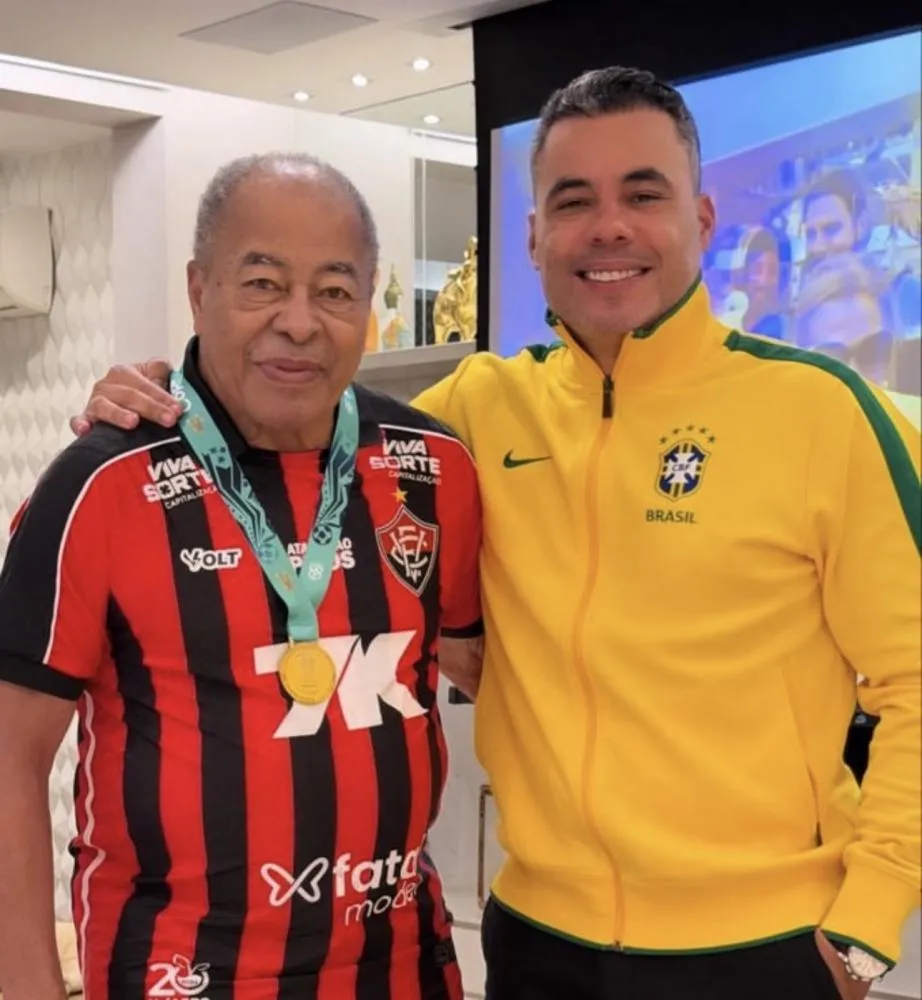 Jair Ventura promete levar o pai a jogo do Vitória e lembra infância com Jairzinho: “Meu tudo”