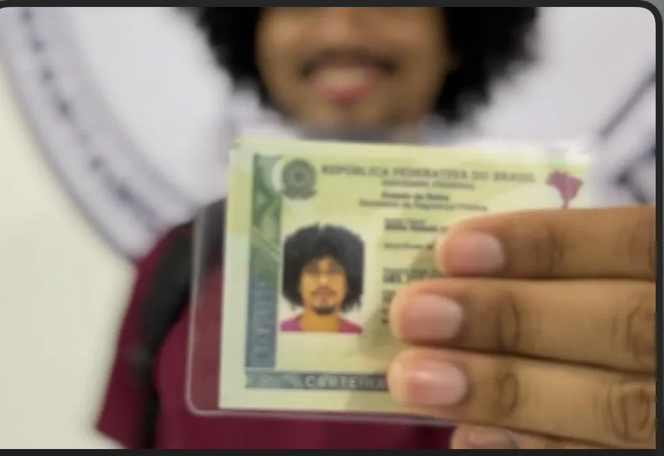 Governo define prazo para troca do RG antigo pela nova Carteira de Identidade.