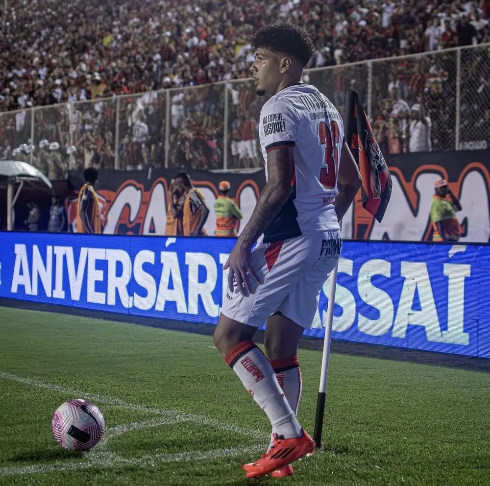 FIM DA LINHA: FELIPE MACHADO DEIXA O VITÓRIA