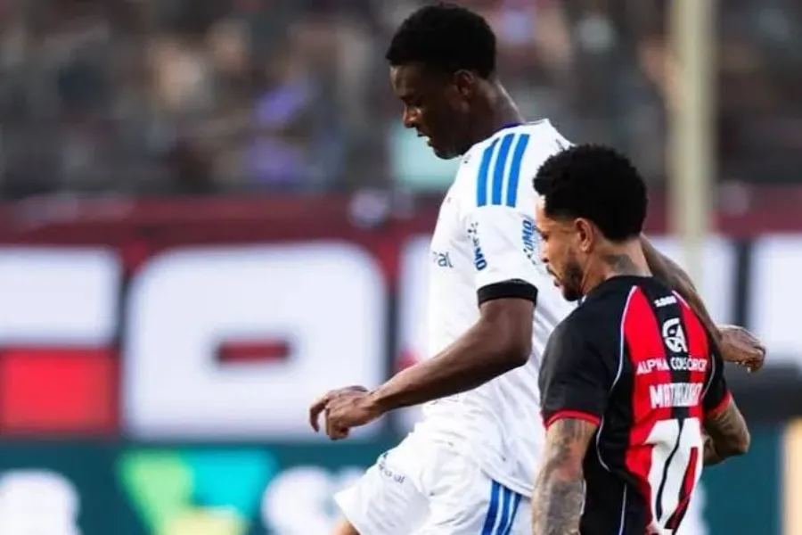 Vitória é derrotado no Barradão e torcida culpa Jair Ventura