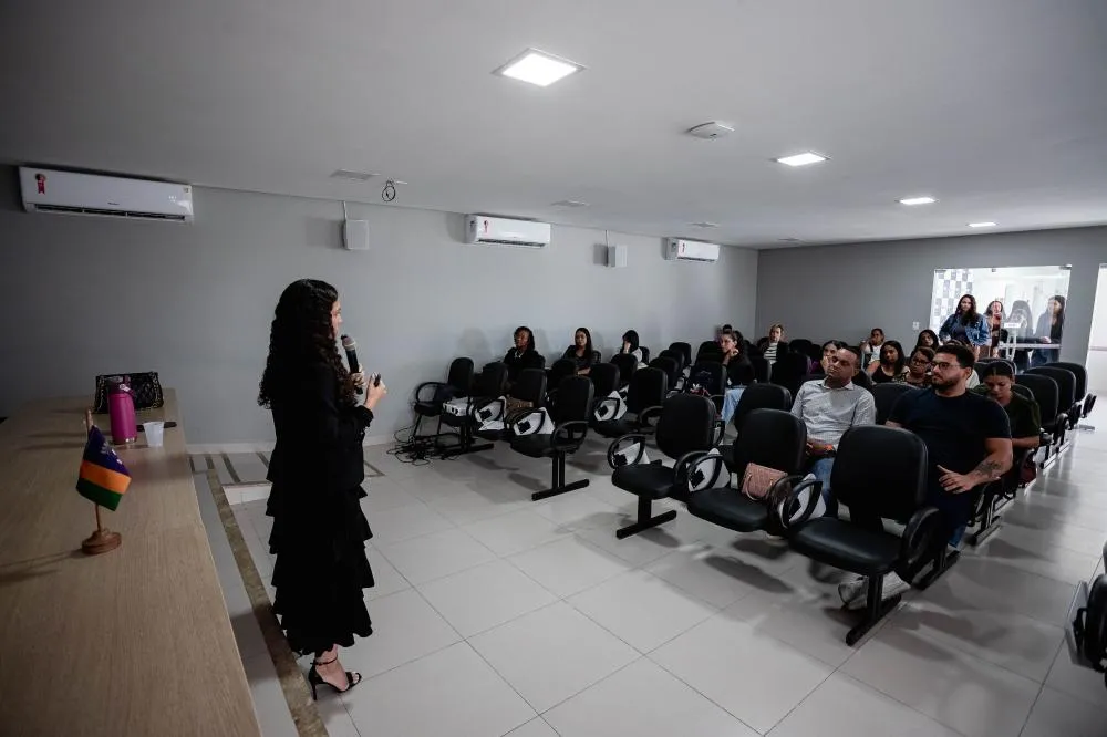 Capacitação sobre nova Lei de Licitações reúne servidores municipais em Lauro de Freitas