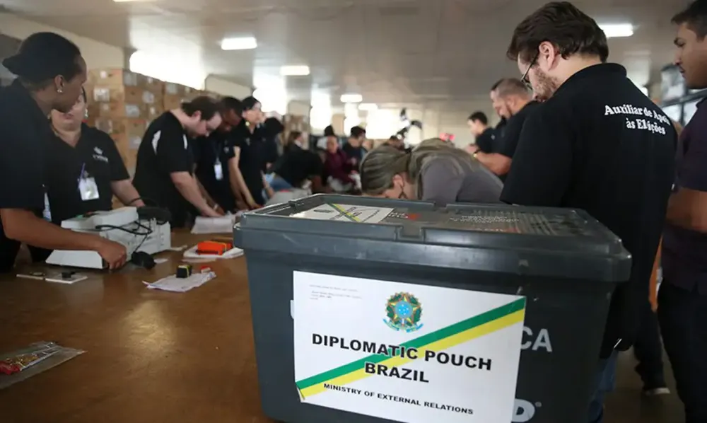 Eeições 2026: Quase 1 milhão de brasileiros no exterior poderão votar nas eleições