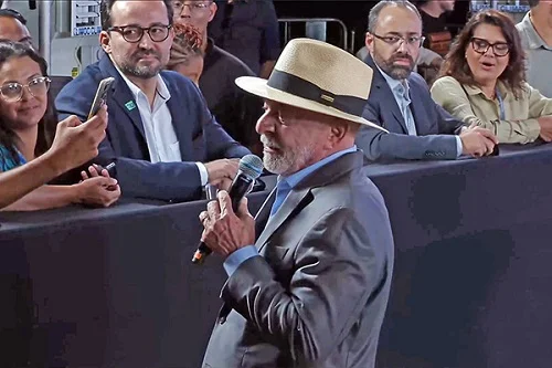 Reajuste do Bolsa Família não altera preferência por Lula entre beneficiários, aponta pesquisa