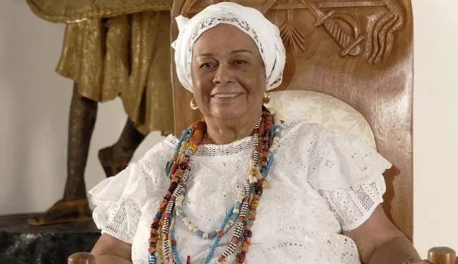 Governador decreta luto oficial de três dias pela morte de Mãe Carmen