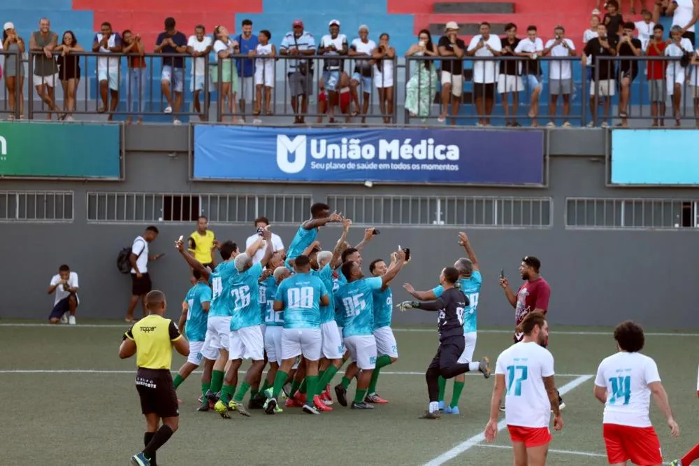 Natal Show de Bola tem futebol e solidariedade em Feira de Santana