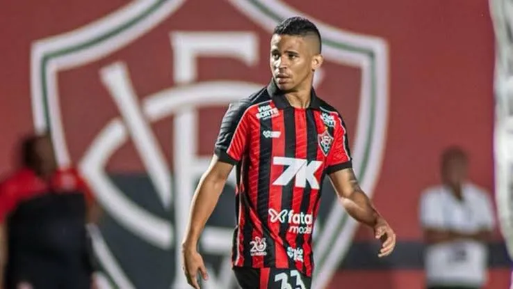 Vitória confirma que o atacante Eric agora pertence ao Clube 